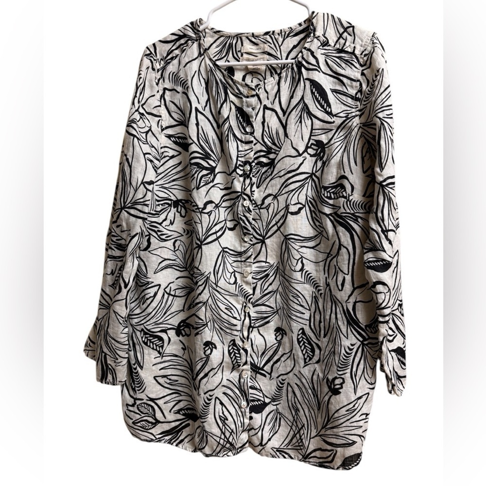 Christian Siriano 1X Linen Blouse | Black & White Tropical Floral | Plus Size